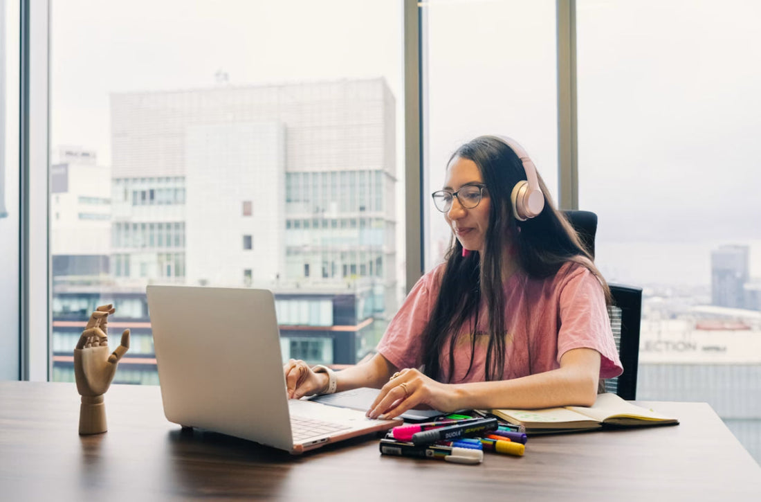 Blue Light Glasses And The Modern Workday: How Smart Eyewear Supports Focus, Comfort, And Everyday Productivity